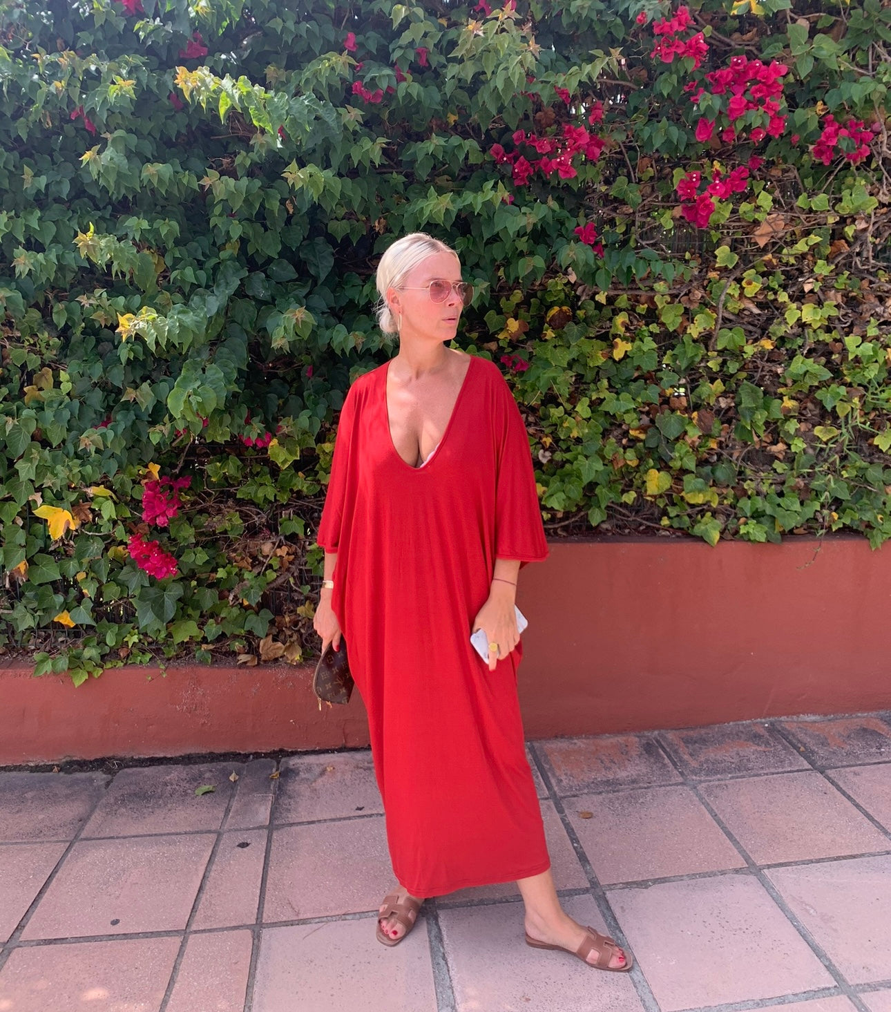 V neck | Red dress