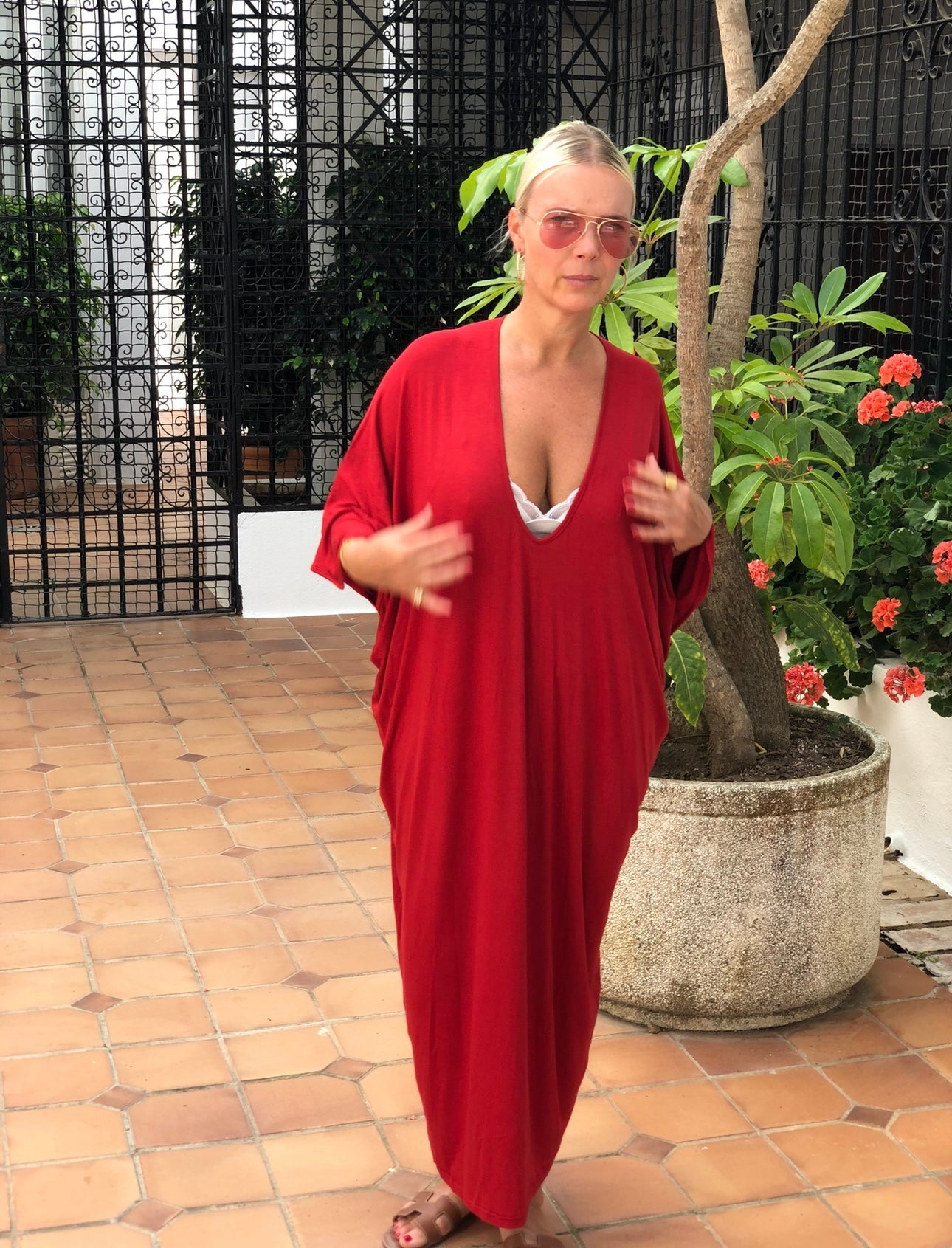 V neck | Red dress