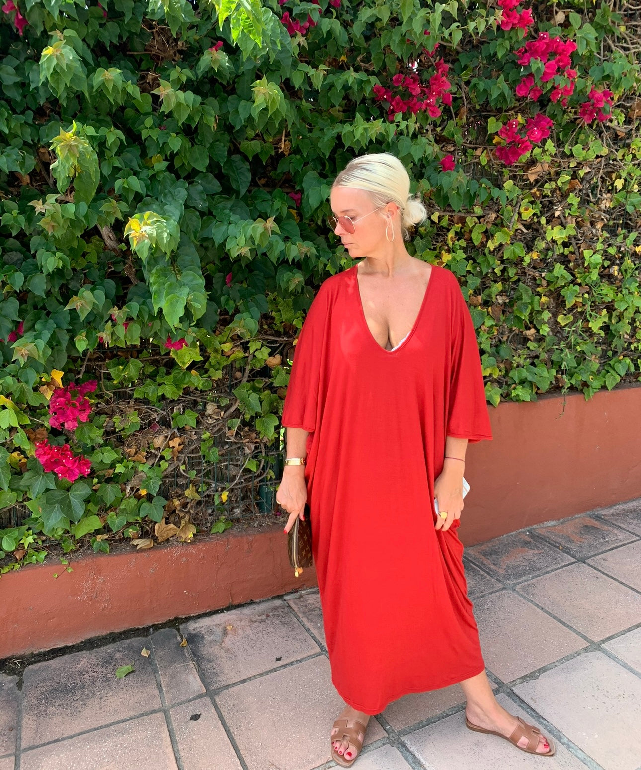 V neck | Red dress
