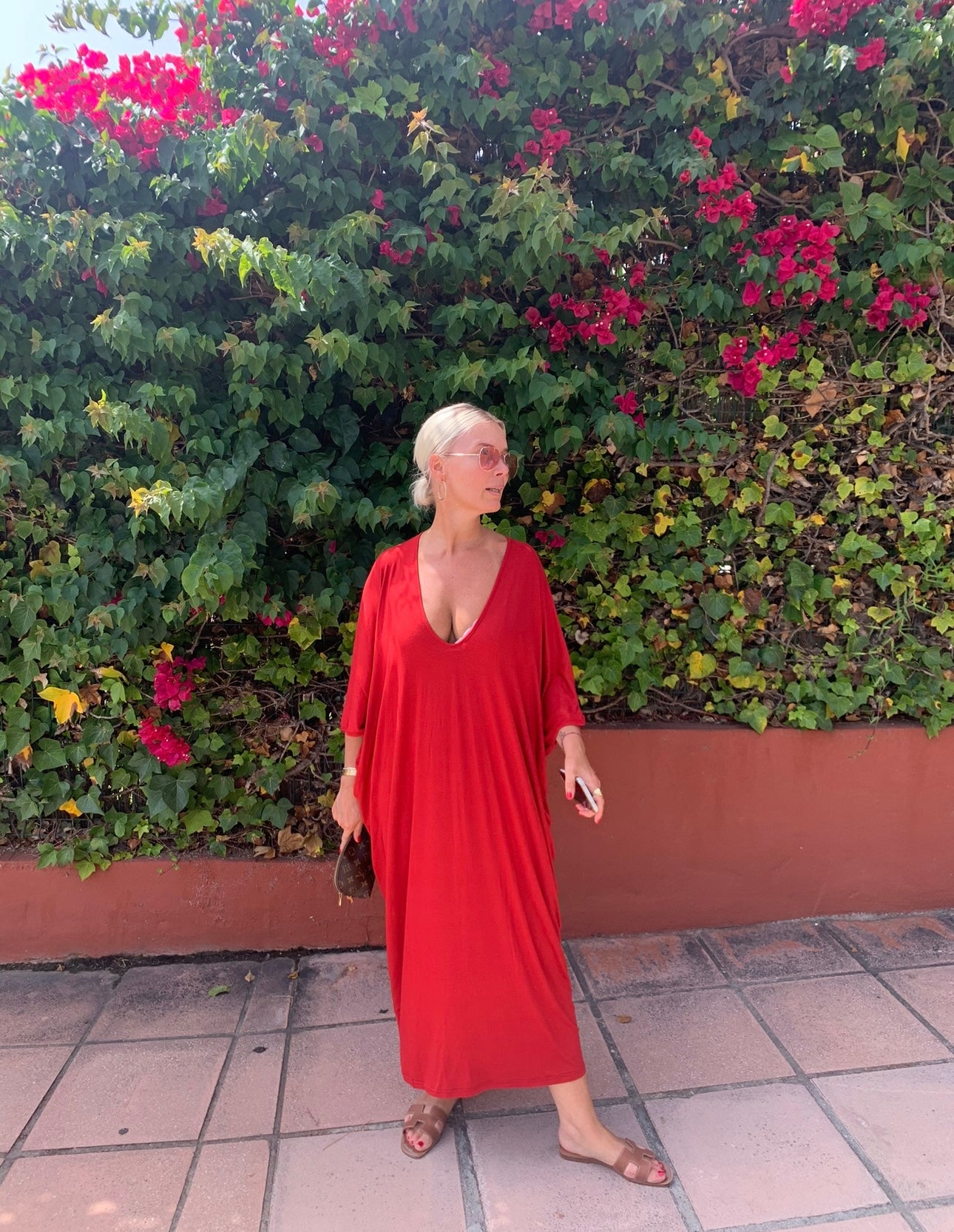 V neck | Red dress