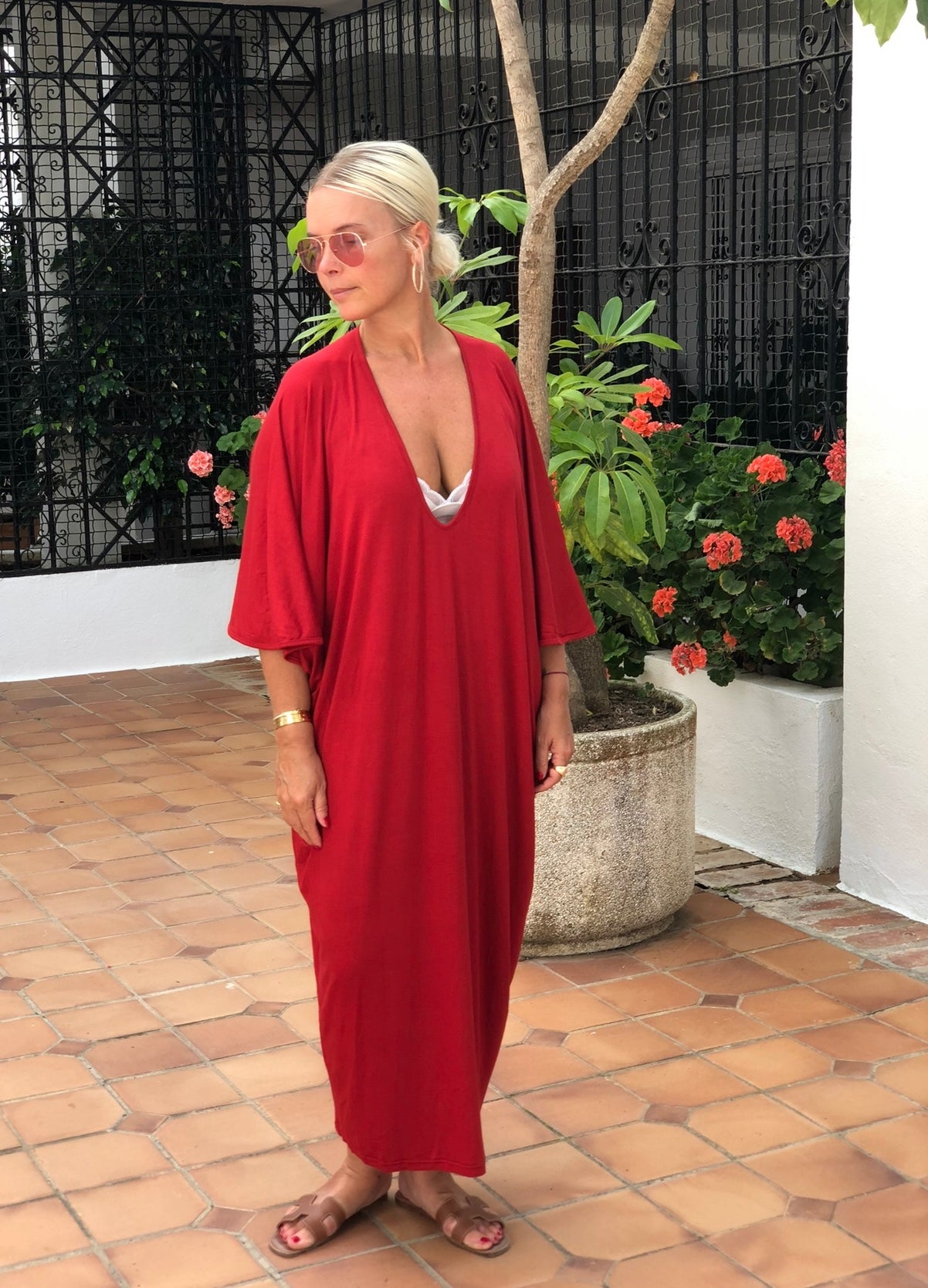 V neck | Red dress