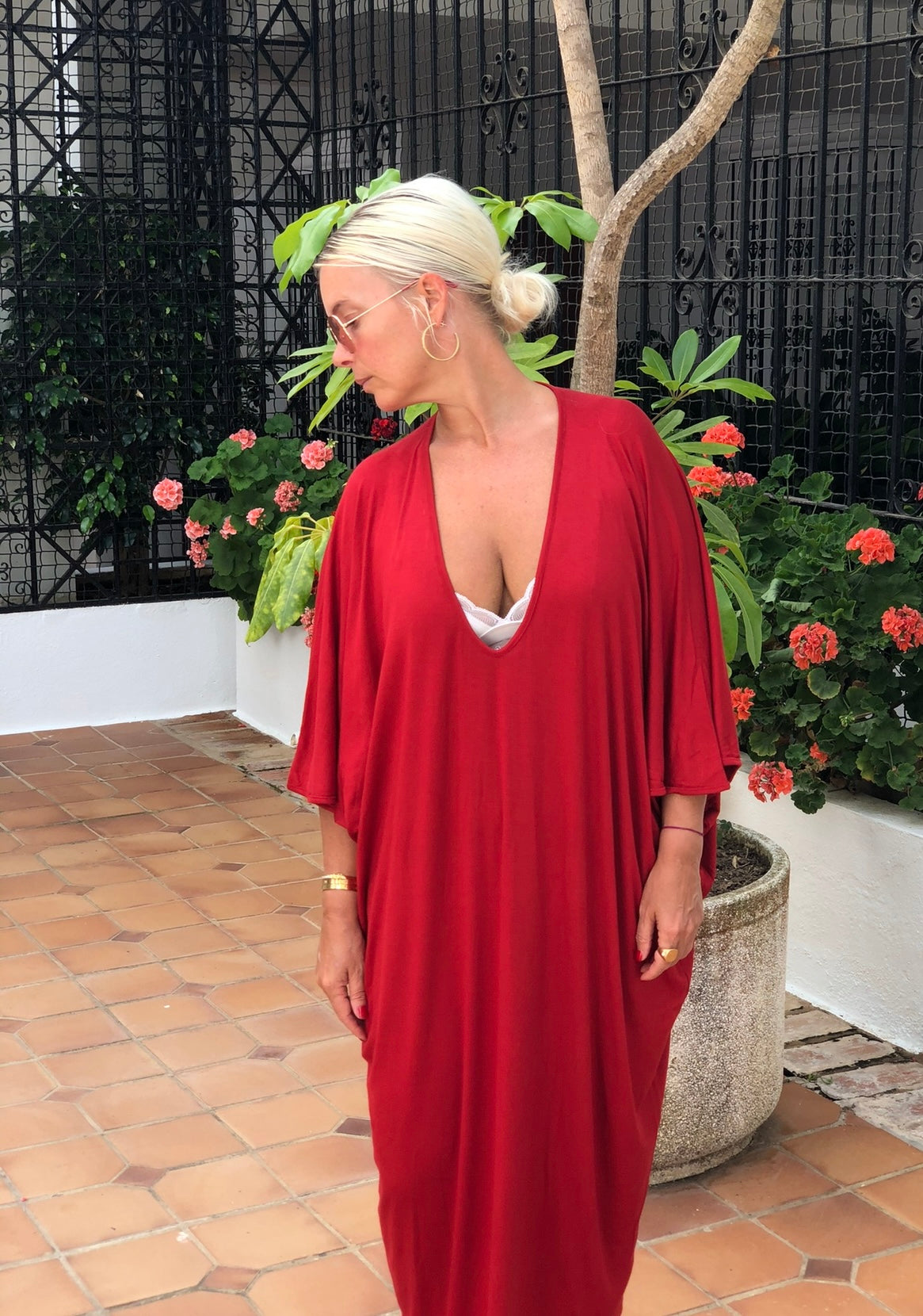 V neck | Red dress